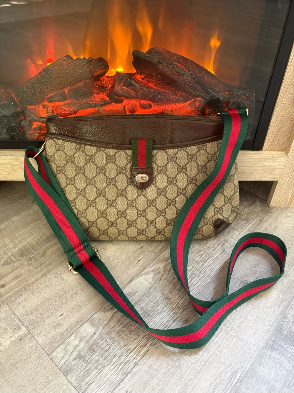 Authentic Vintage Gucci GG Monogram Web Stripe Clutch Pouch crossbody purse